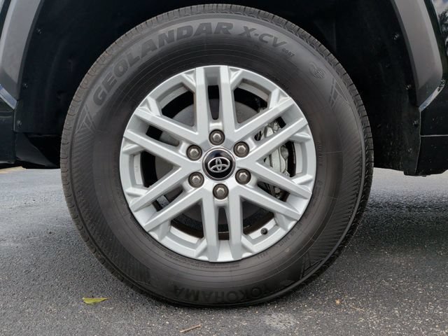 Used 2026 Toyota Tundra SR5 w/ SR5 Premium Package AWD/4WD image 9