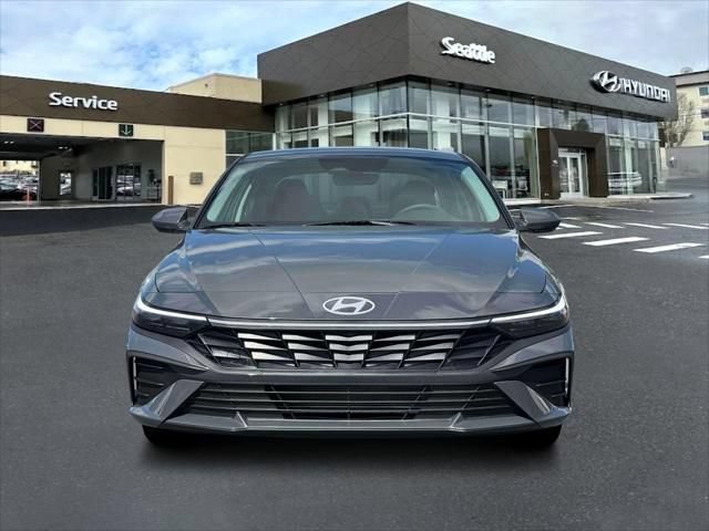 New 2026 Hyundai Elantra SE FWD image 12