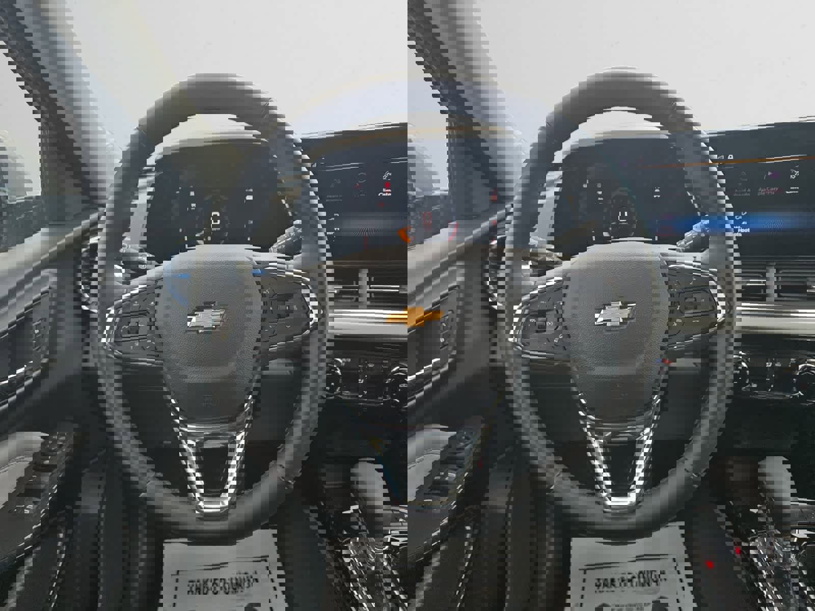 Used 2025 Chevrolet Trax LT w/ LT Convenience Package image 14