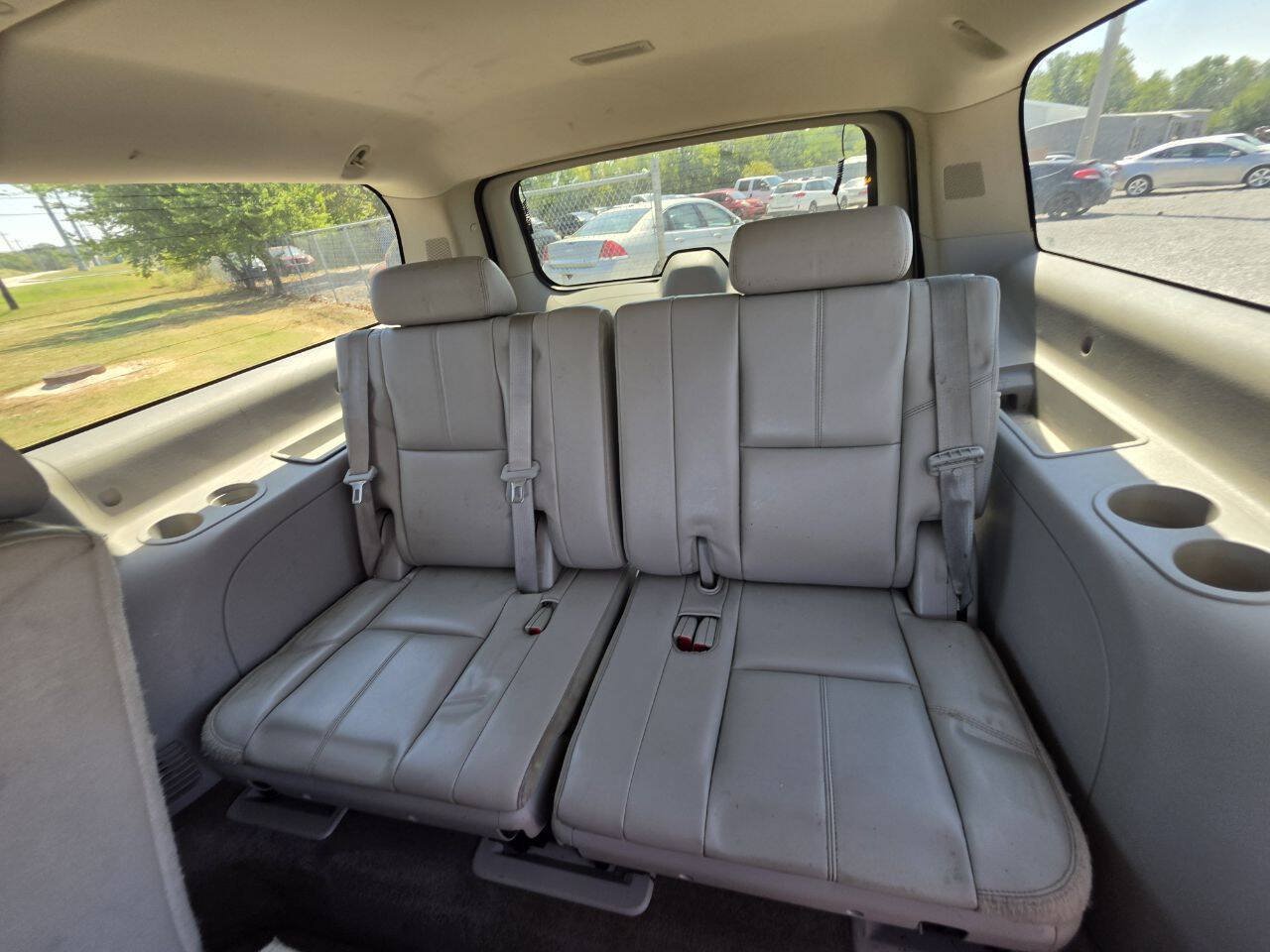 Used 2012 Chevrolet Suburban LT RWD image 7