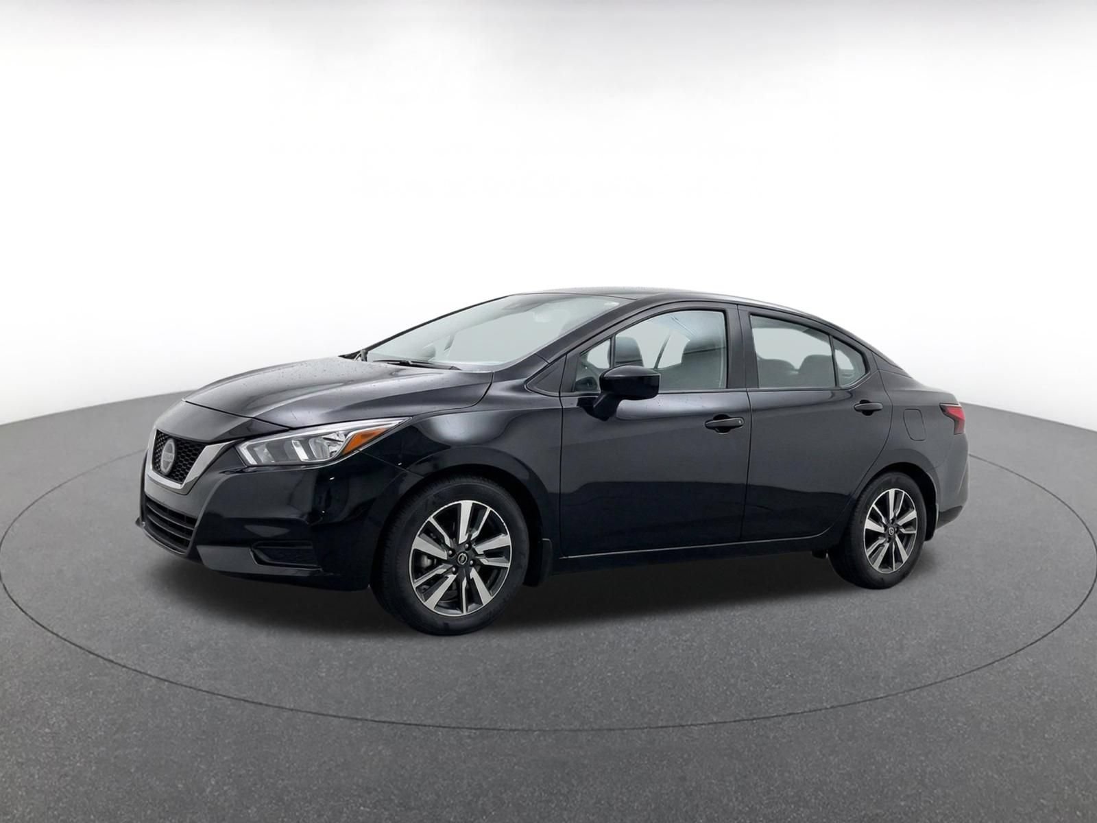 Used 2025 Nissan Versa SV FWD image 3