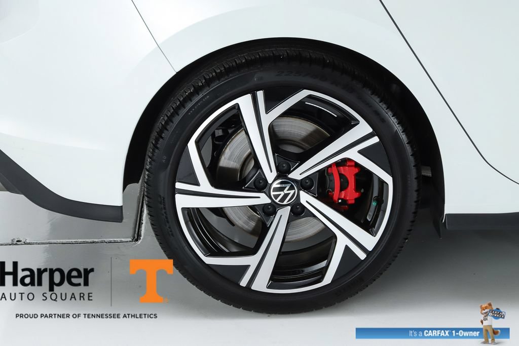 Used 2025 Volkswagen GTI SE FWD image 13
