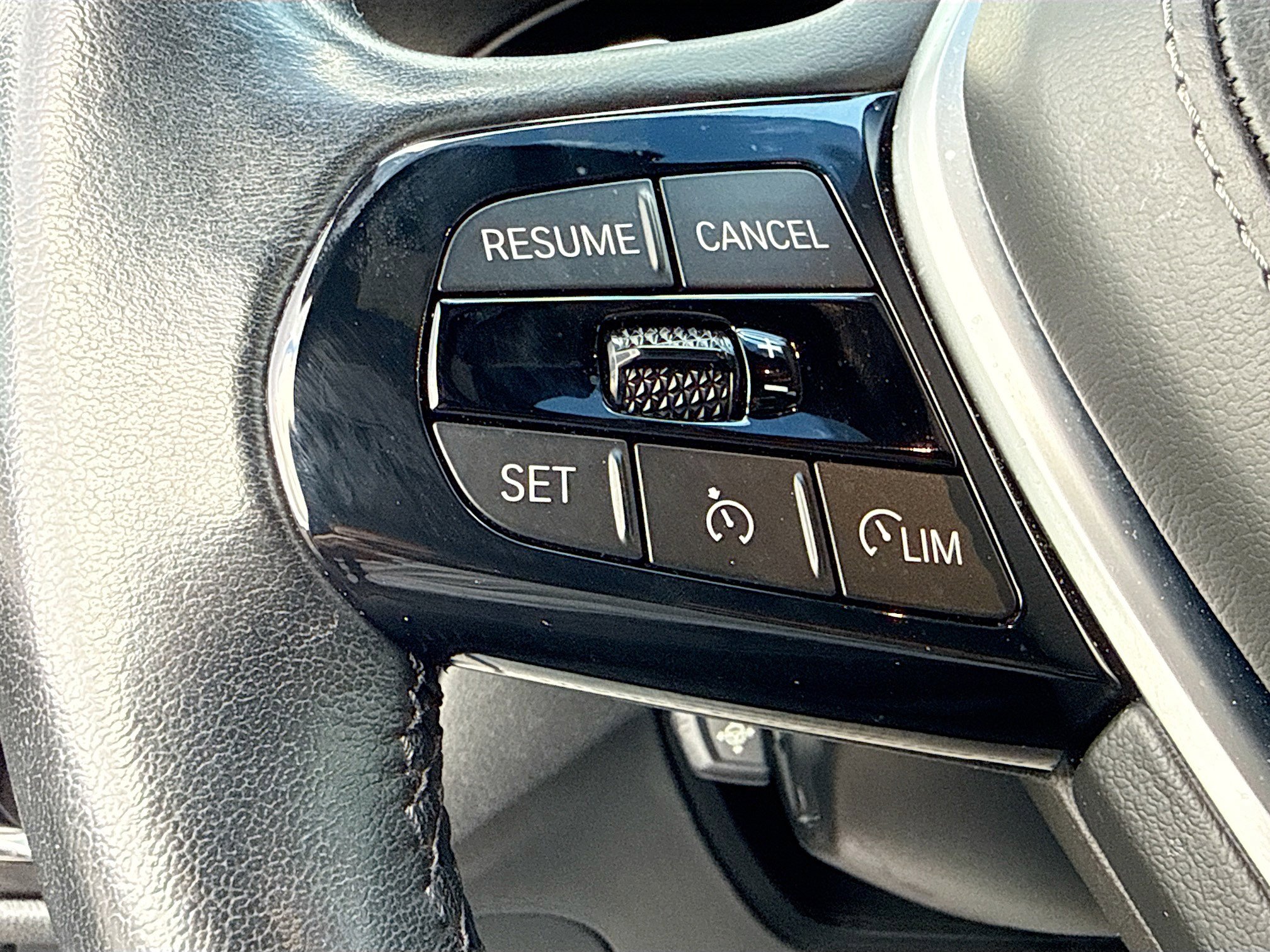 Used 2023 BMW 530i w/ Premium Package RWD image 38