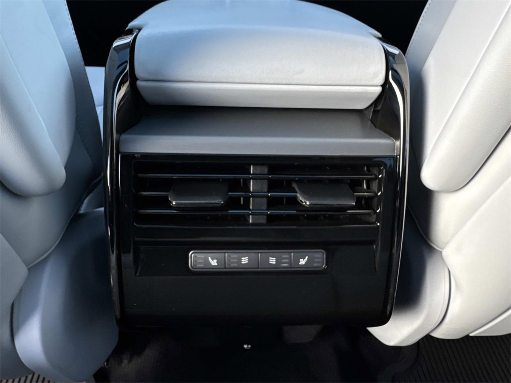 Used 2023 Land Rover Range Rover Sport SE image 15