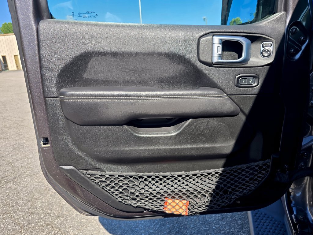 Used 2022 Jeep Wrangler Unlimited Sahara AWD/4WD image 44