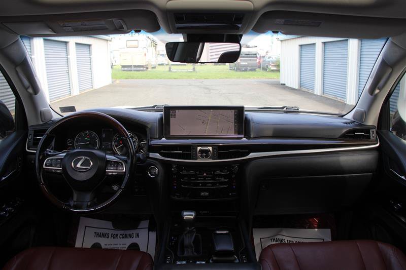 Used 2018 Lexus LX 570 4WD w/ Luxury Package image 31