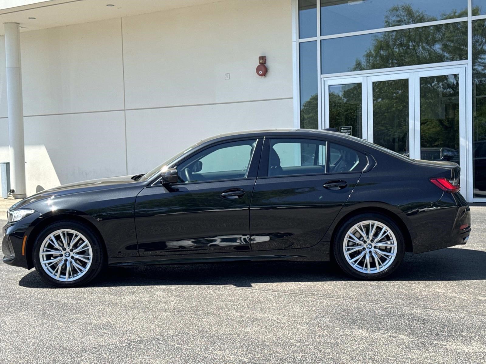 Certified 2023 BMW 330i xDrive Sedan w/ Premium Package AWD/4WD image 8