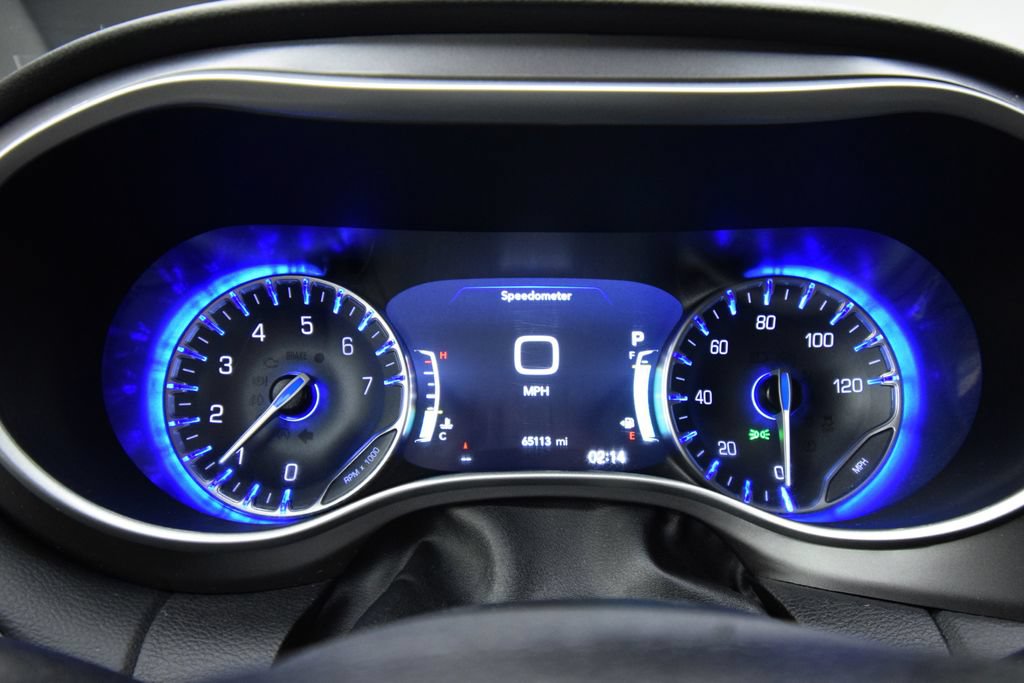 Used 2023 Chrysler Pacifica Touring-L FWD image 20