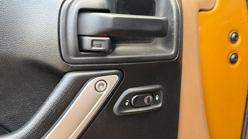 Used 2014 Jeep Wrangler Unlimited Sahara w/ Dual Top Group image 15