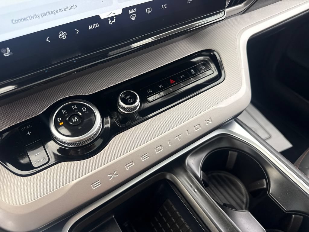 Used 2025 Ford Expedition Active AWD/4WD image 40