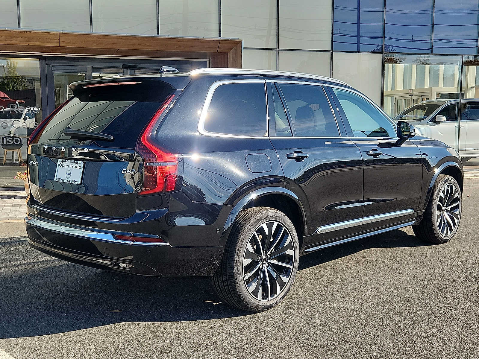 Used 2026 Volvo XC90 B6 Plus w/ Protection Package Premier AWD/4WD image 6