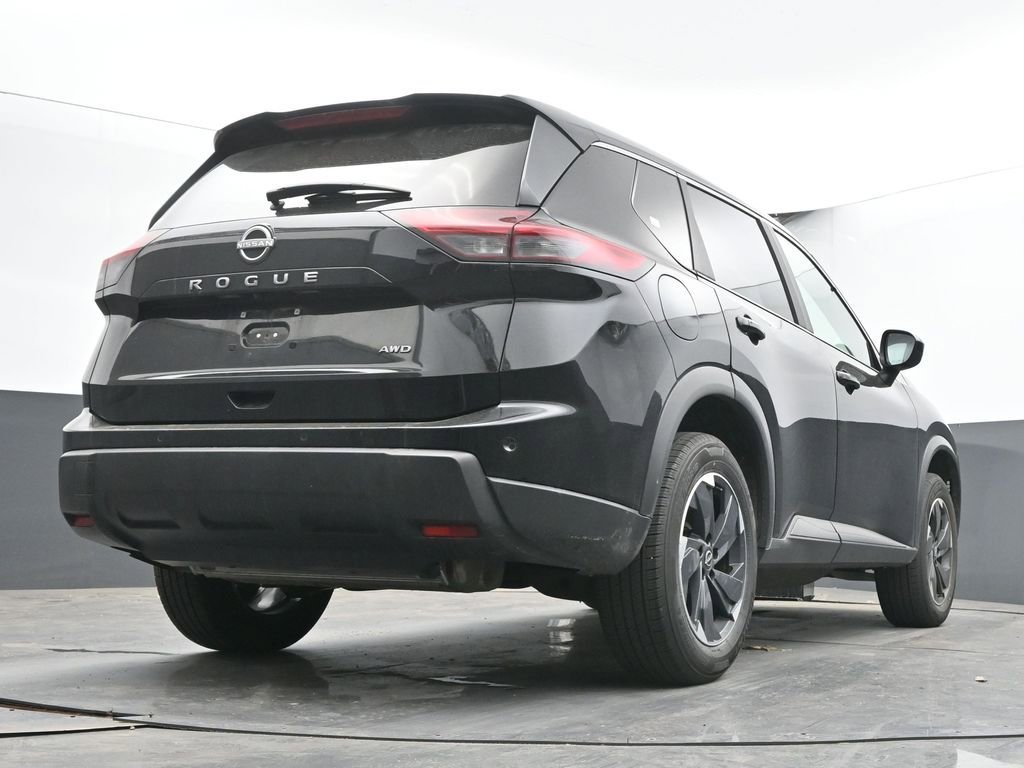 Used 2025 Nissan Rogue SV AWD/4WD image 29