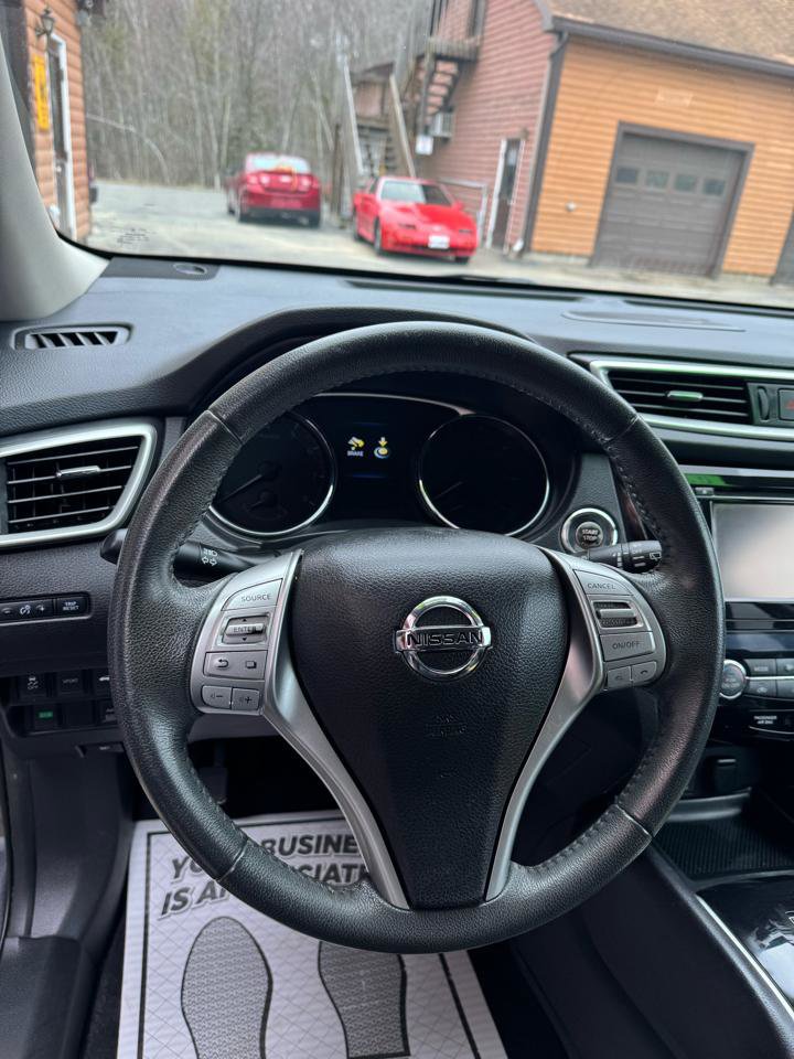 Used 2015 Nissan Rogue SL image 9