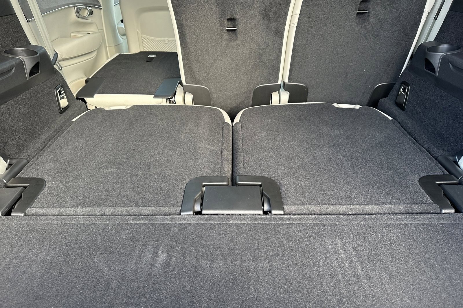 New 2026 Volvo XC90 T8 Ultra image 18