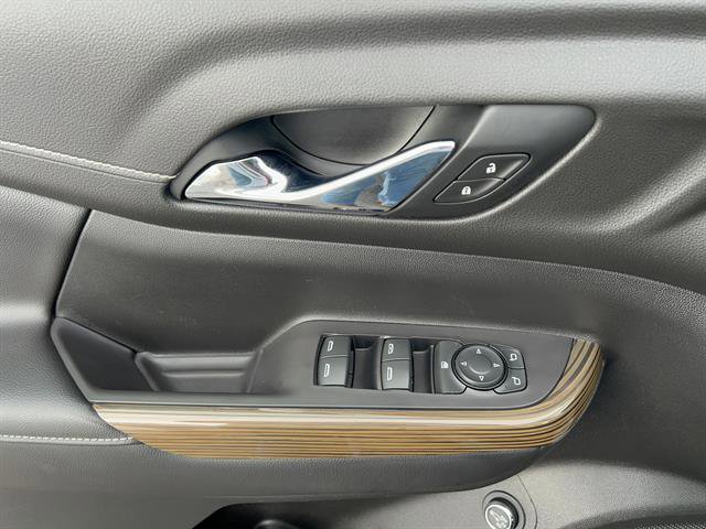 Used 2021 GMC Acadia SLE w/ Driver Convenience Package image 12