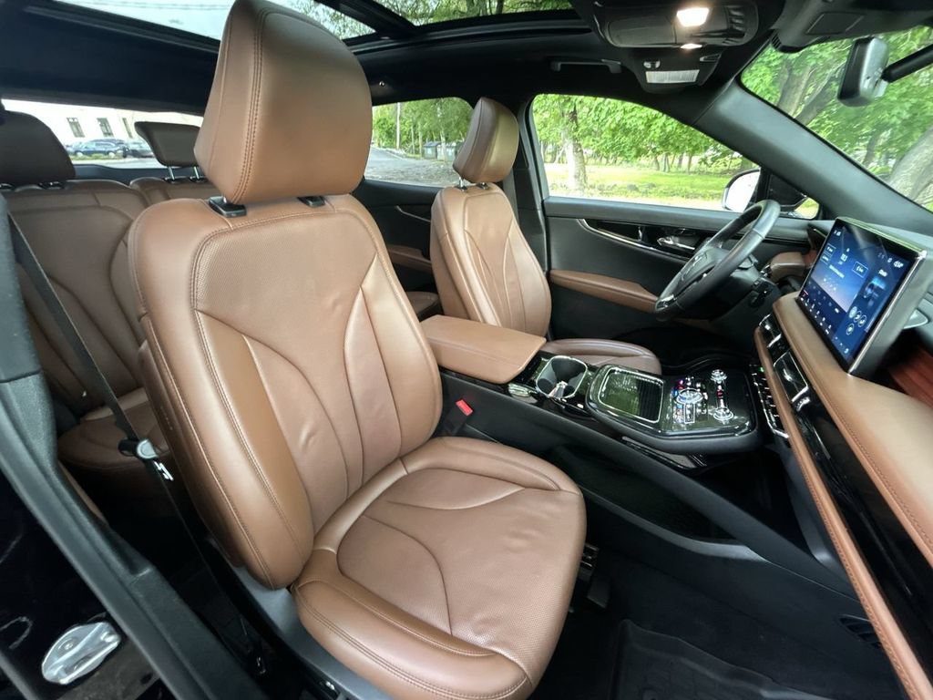 Used 2023 Lincoln Nautilus Reserve AWD/4WD image 25