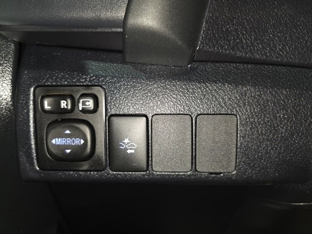 Used 2017 Toyota Corolla iM image 18