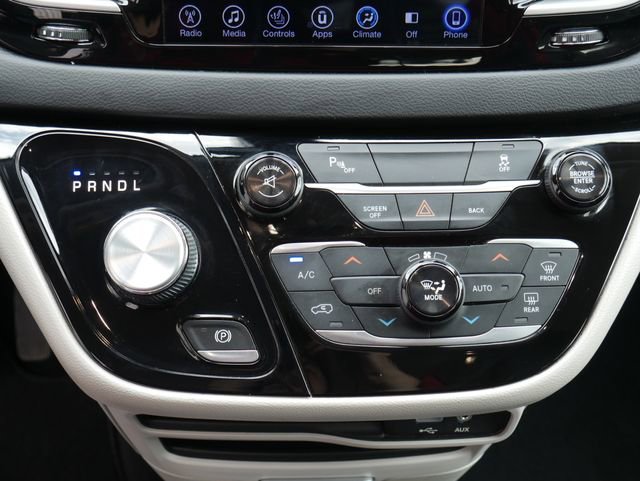 Used 2017 Chrysler Pacifica Touring-L image 22