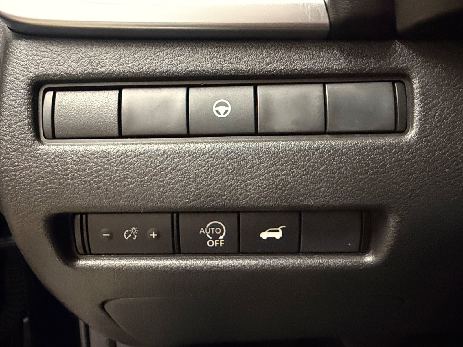 Used 2024 Nissan Rogue SV FWD image 25