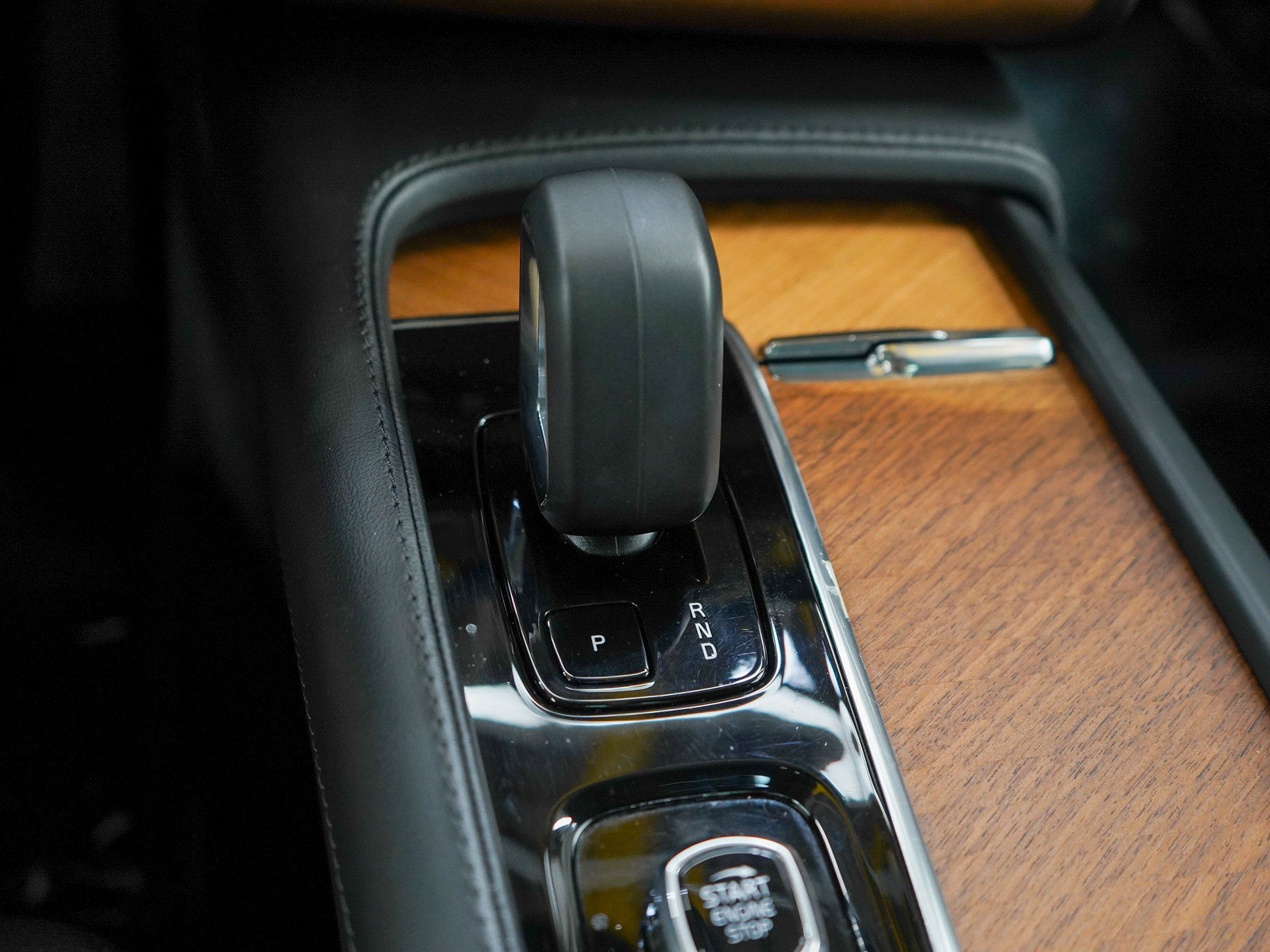 Used 2023 Volvo XC90 B6 Plus AWD/4WD image 24