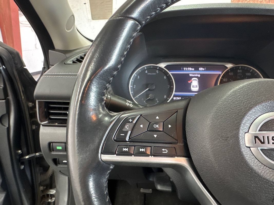 Used 2022 Nissan Sentra SV FWD image 12