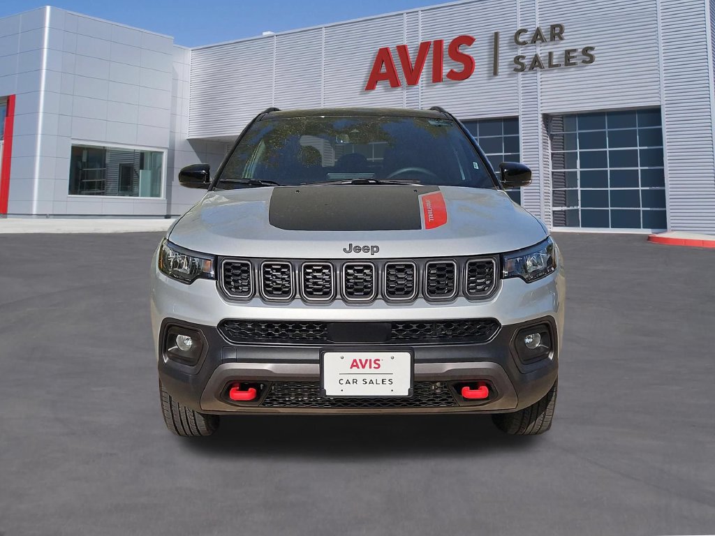 Used 2025 Jeep Compass Trailhawk AWD/4WD image 2