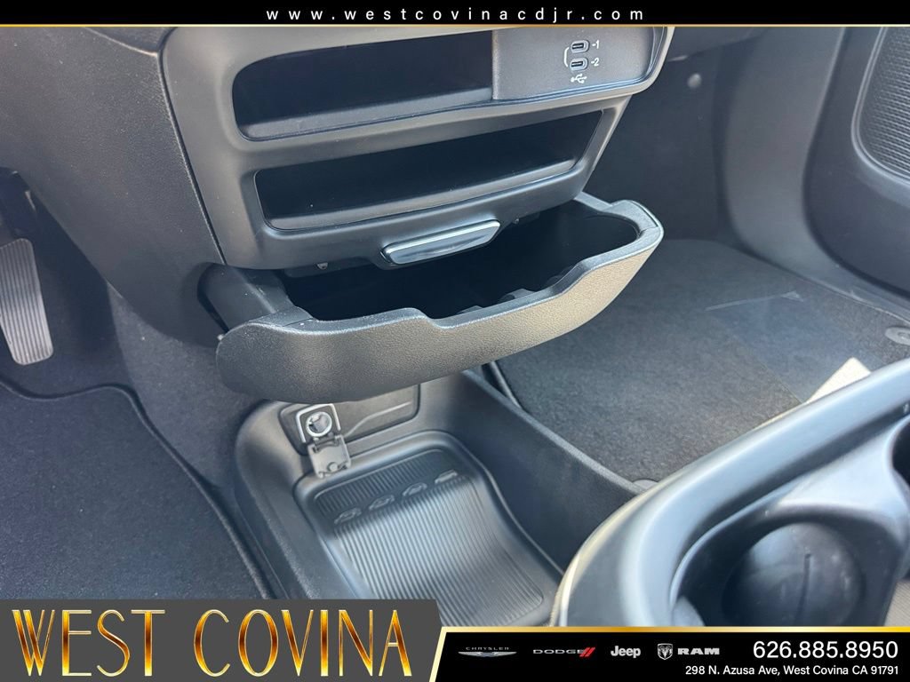 New 2027 Chrysler Pacifica Select FWD image 28