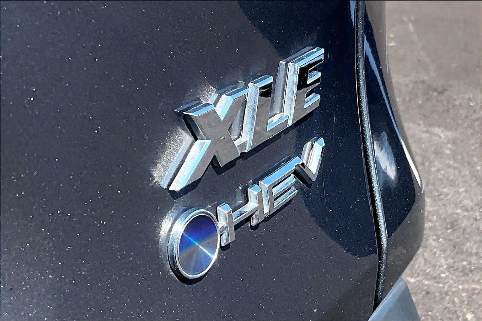 Used 2025 Toyota RAV4 XLE AWD/4WD image 10