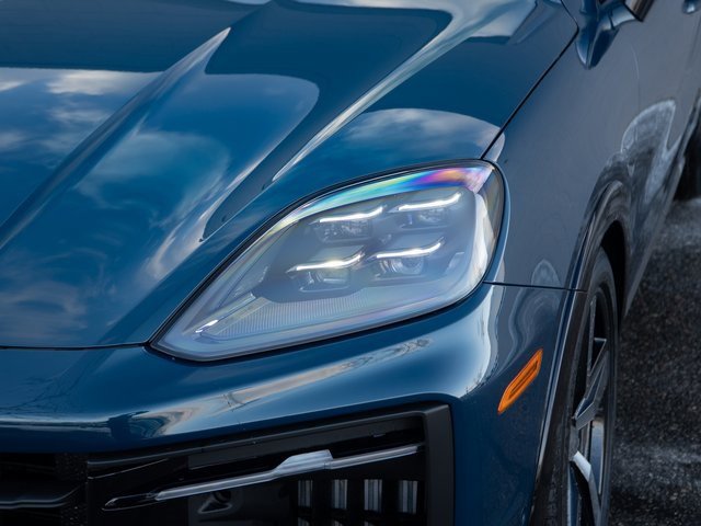 New 2026 Porsche Cayenne GTS image 11