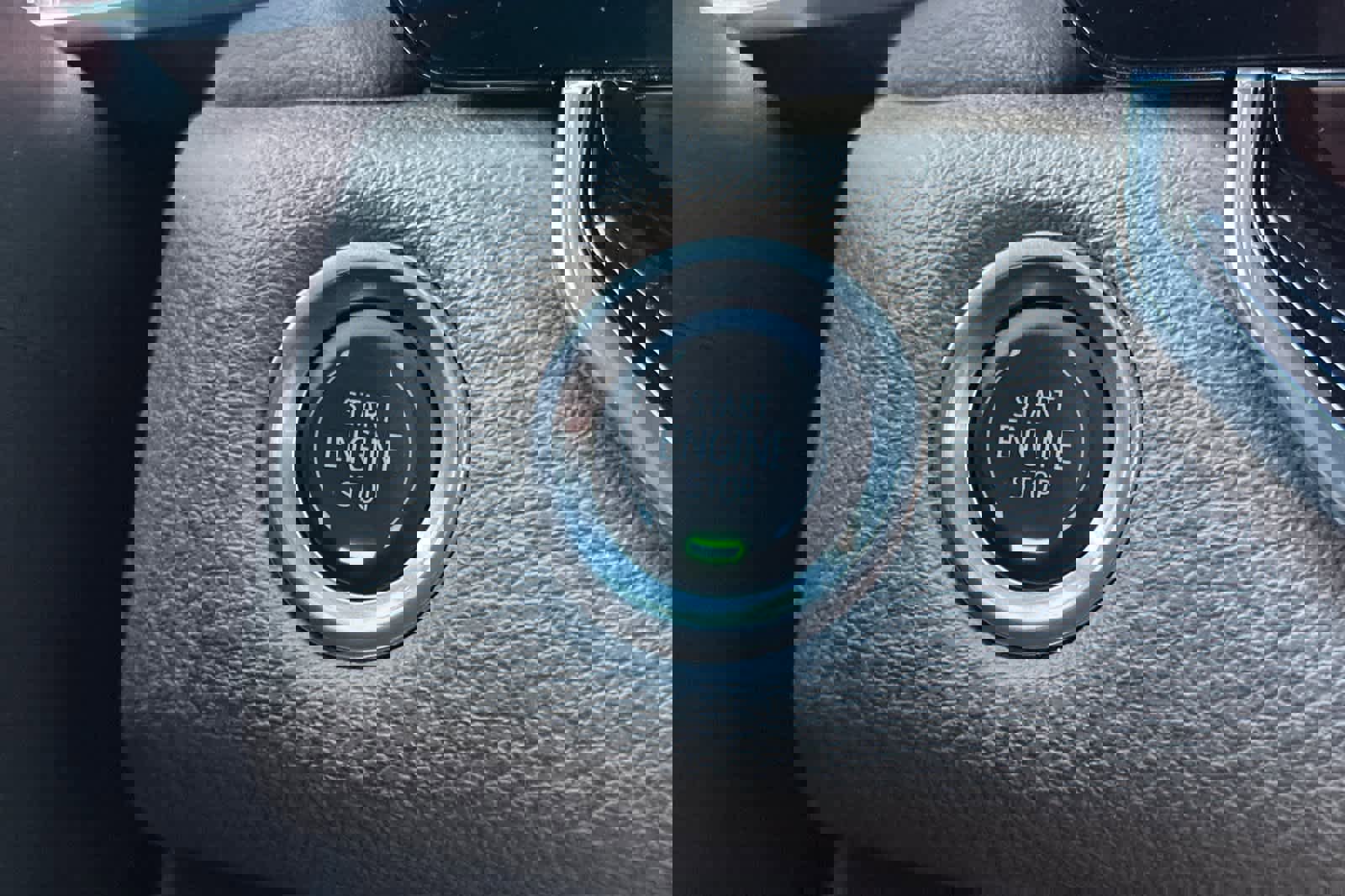 Used 2024 GMC Canyon Denali image 24