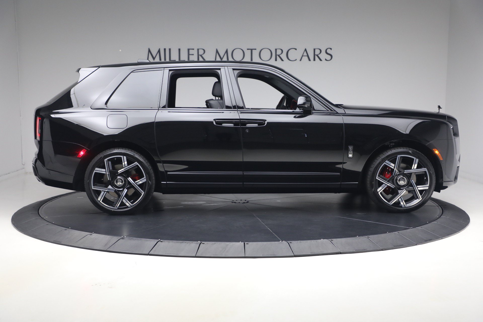 New 2027 Rolls-Royce Cullinan Black Badge AWD/4WD image 10