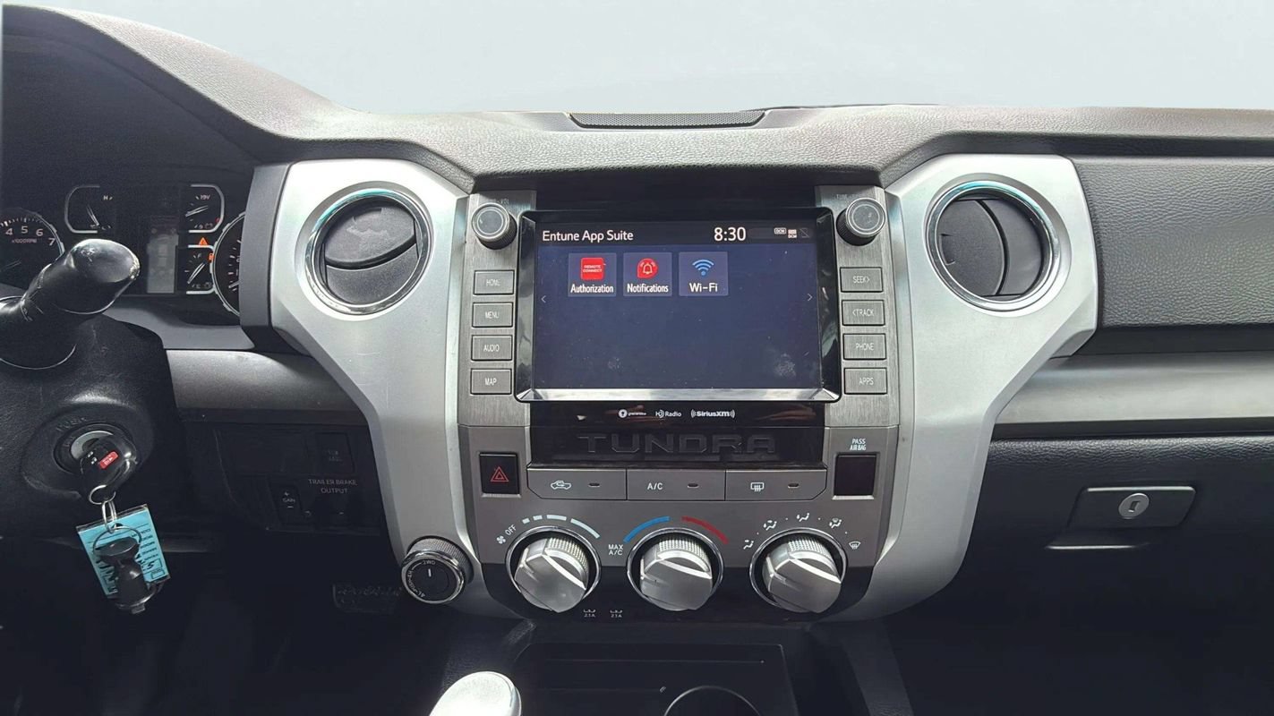 Used 2020 Toyota Tundra SR5 w/ SR5 Convenience Package AWD/4WD image 13