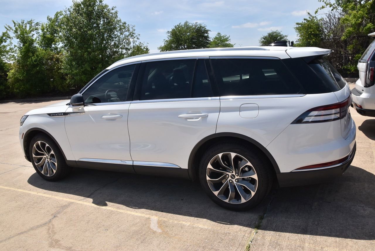 Certified 2025 Lincoln Aviator Reserve w/ Illumination Package RWD image 7