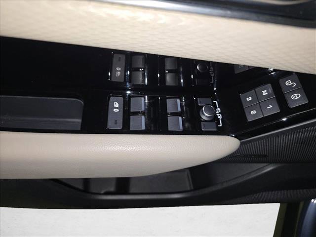 Certified 2020 Land Rover Range Rover Velar R-Dynamic S image 28