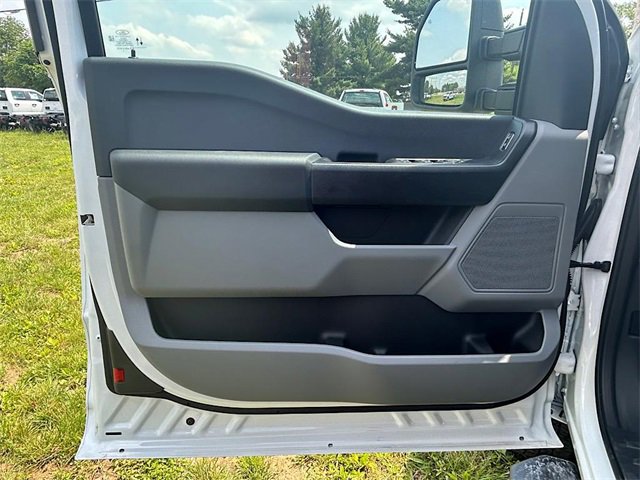 New 2025 Ford F350 XL w/ XL Chrome Package image 16