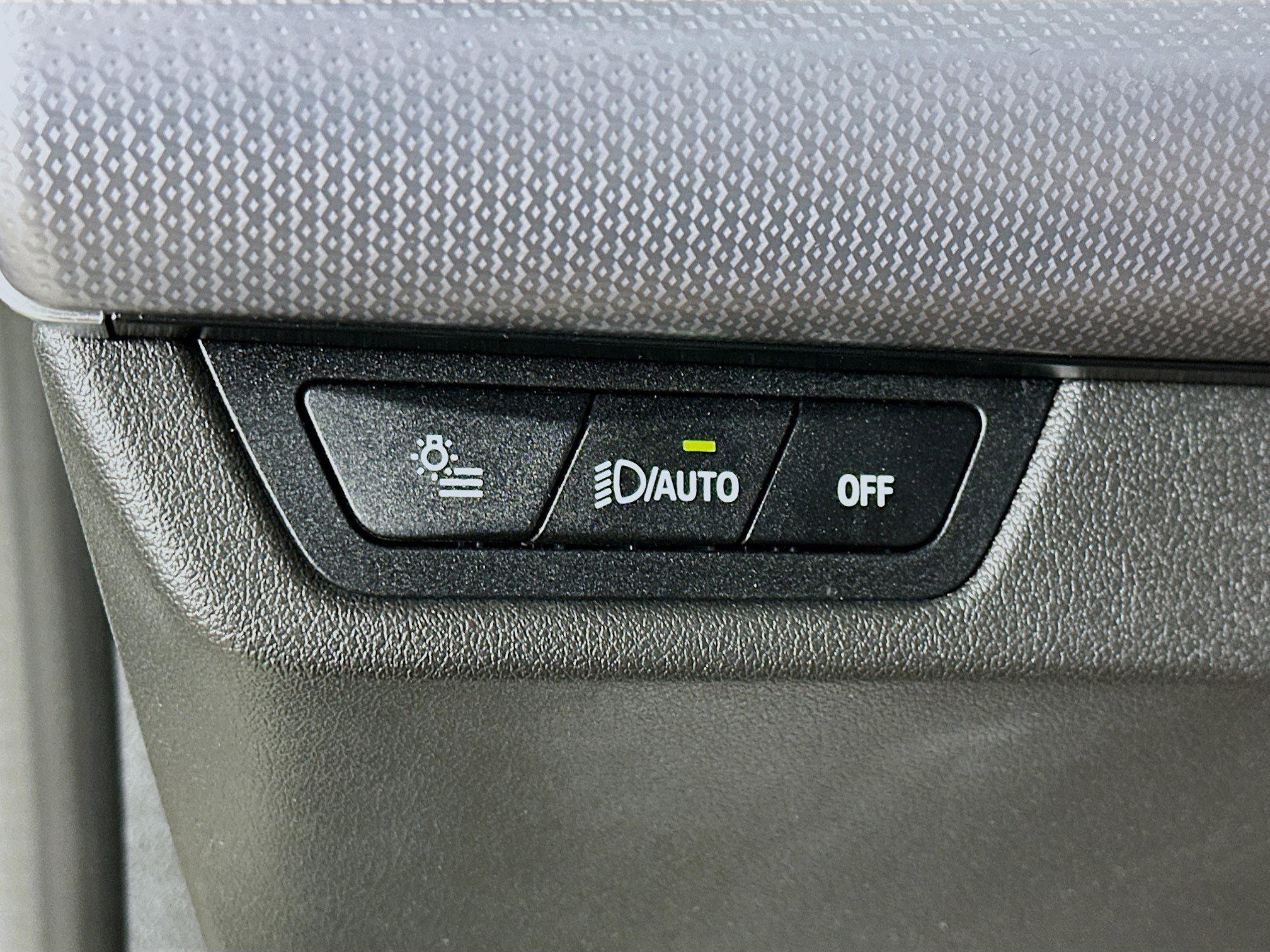 Used 2025 BMW X2 xDrive28i image 17