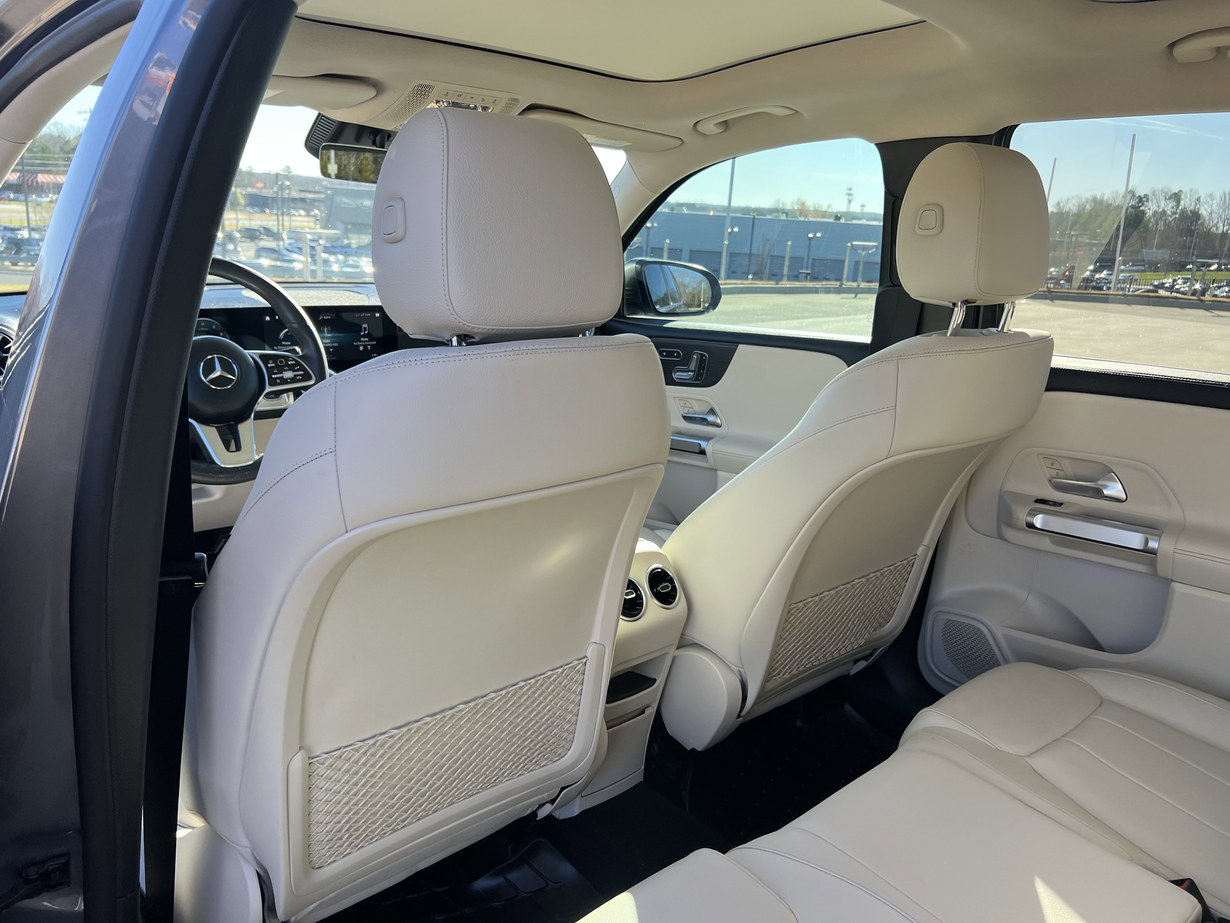 Used 2022 Mercedes-Benz GLB 250 image 31