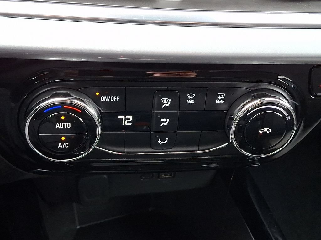 Used 2025 Chevrolet Trax LT FWD image 18