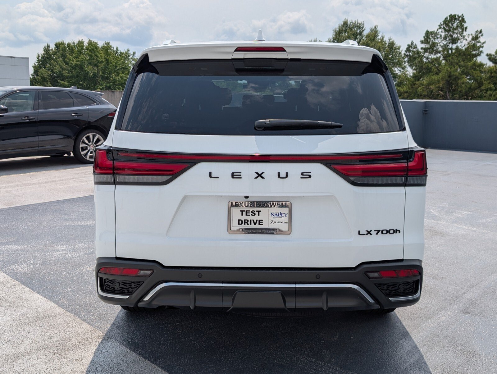 New 2026 Lexus LX 700h F Sport AWD/4WD image 4