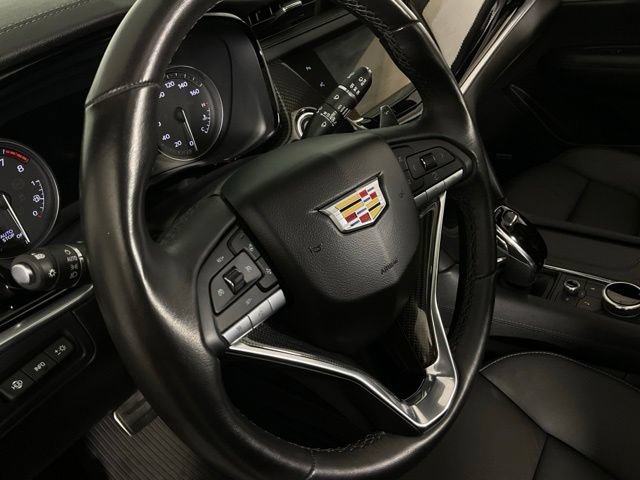 Used 2024 Cadillac XT6 Sport w/ Technology Package AWD/4WD image 17