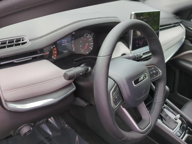 Used 2024 Jeep Compass Limited AWD/4WD image 11
