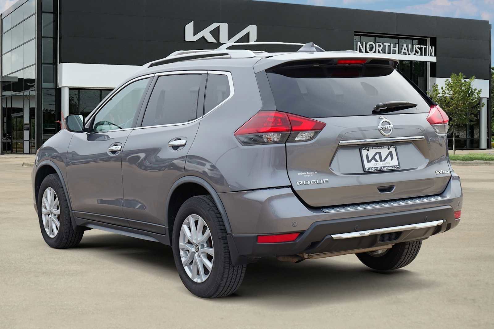 Used 2020 Nissan Rogue SV image 5