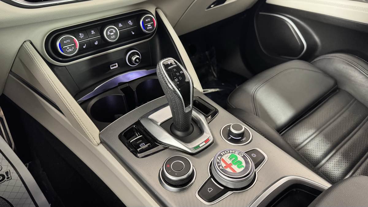 Used 2020 Alfa Romeo Stelvio Ti Sport w/ Quick Order Package 22S Sport AWD/4WD image 21