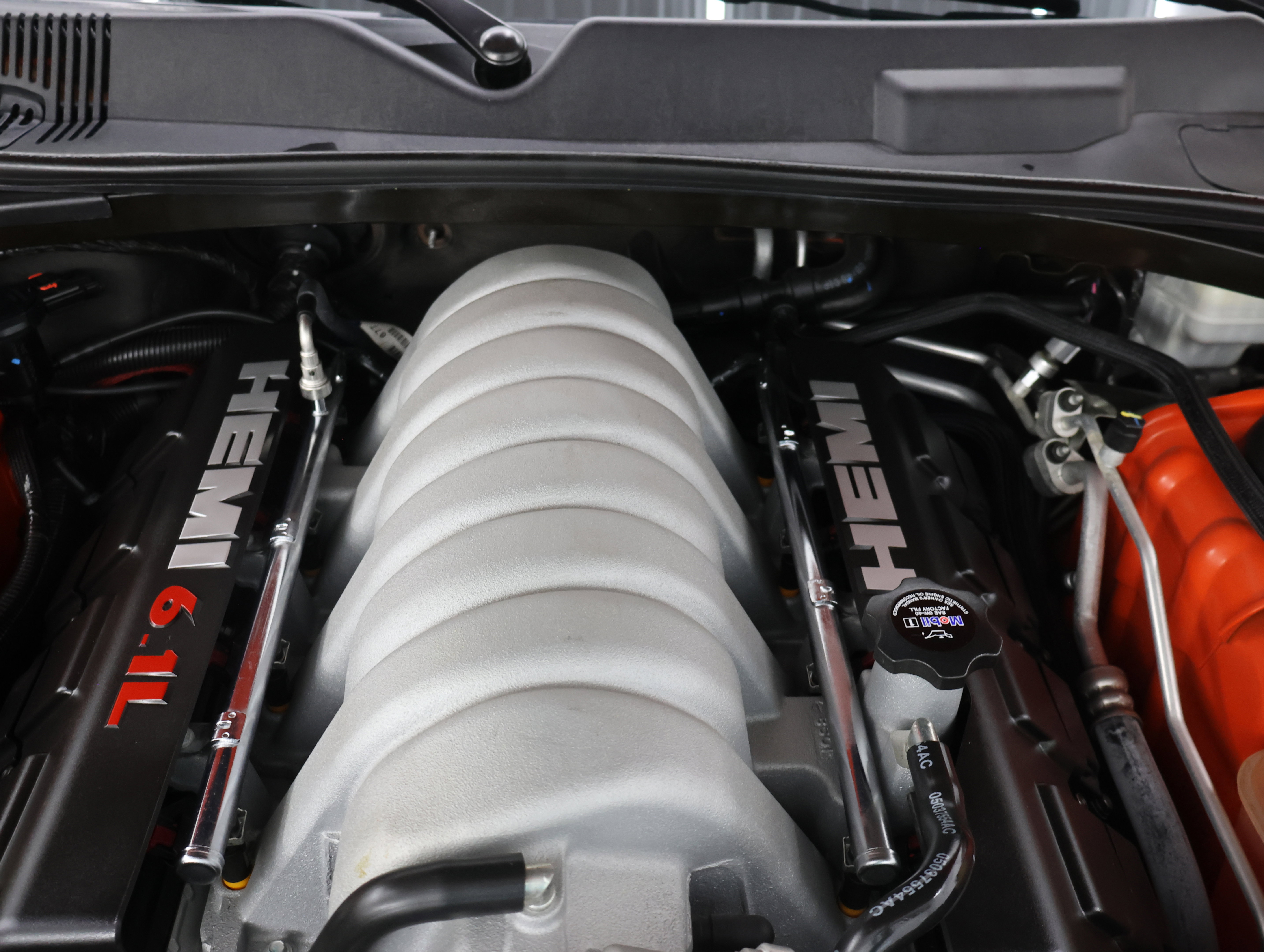 Used 2009 Dodge Challenger SRT8 w/ SRT Option Group II RWD image 18