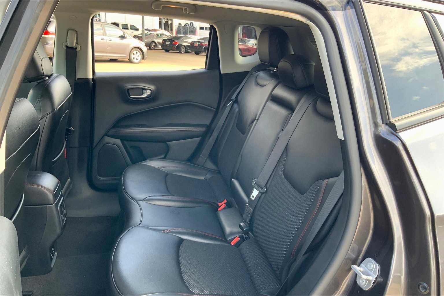 Used 2021 Jeep Compass Trailhawk image 19