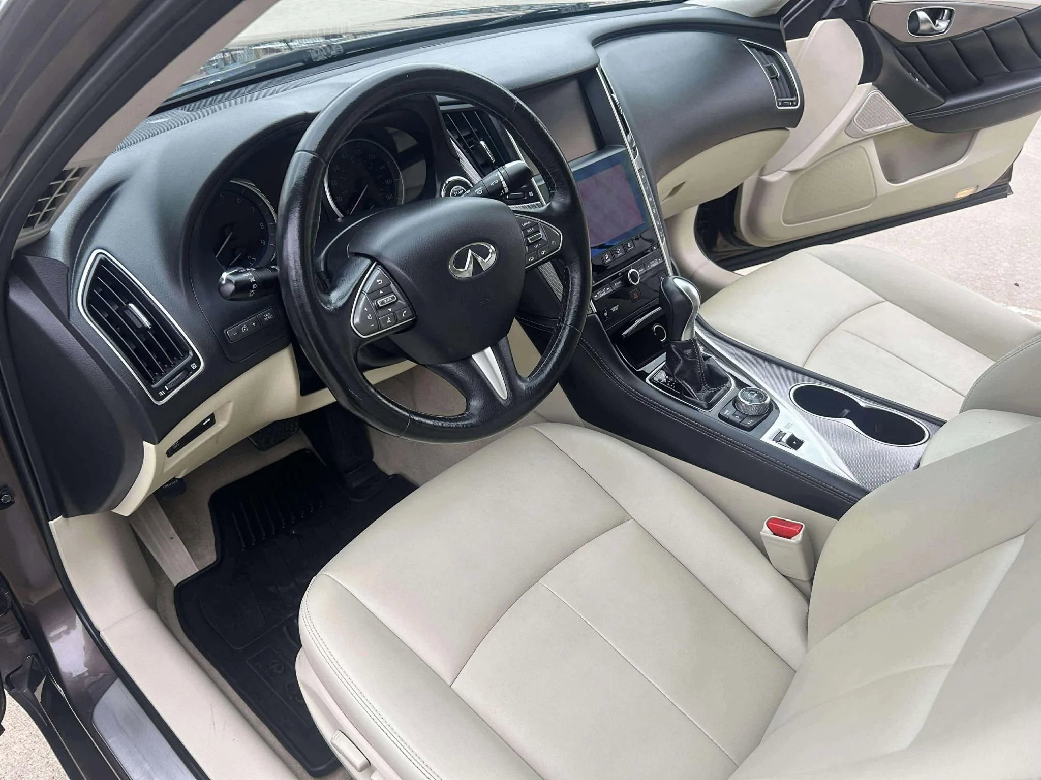 Used 2017 INFINITI Q50 3.0t Premium w/ 3.0T Premium Plus Package image 10