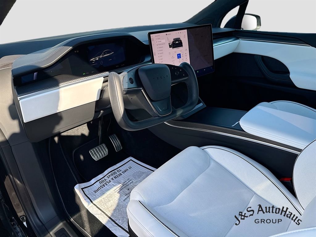 Used 2025 Tesla Model X Plaid image 9