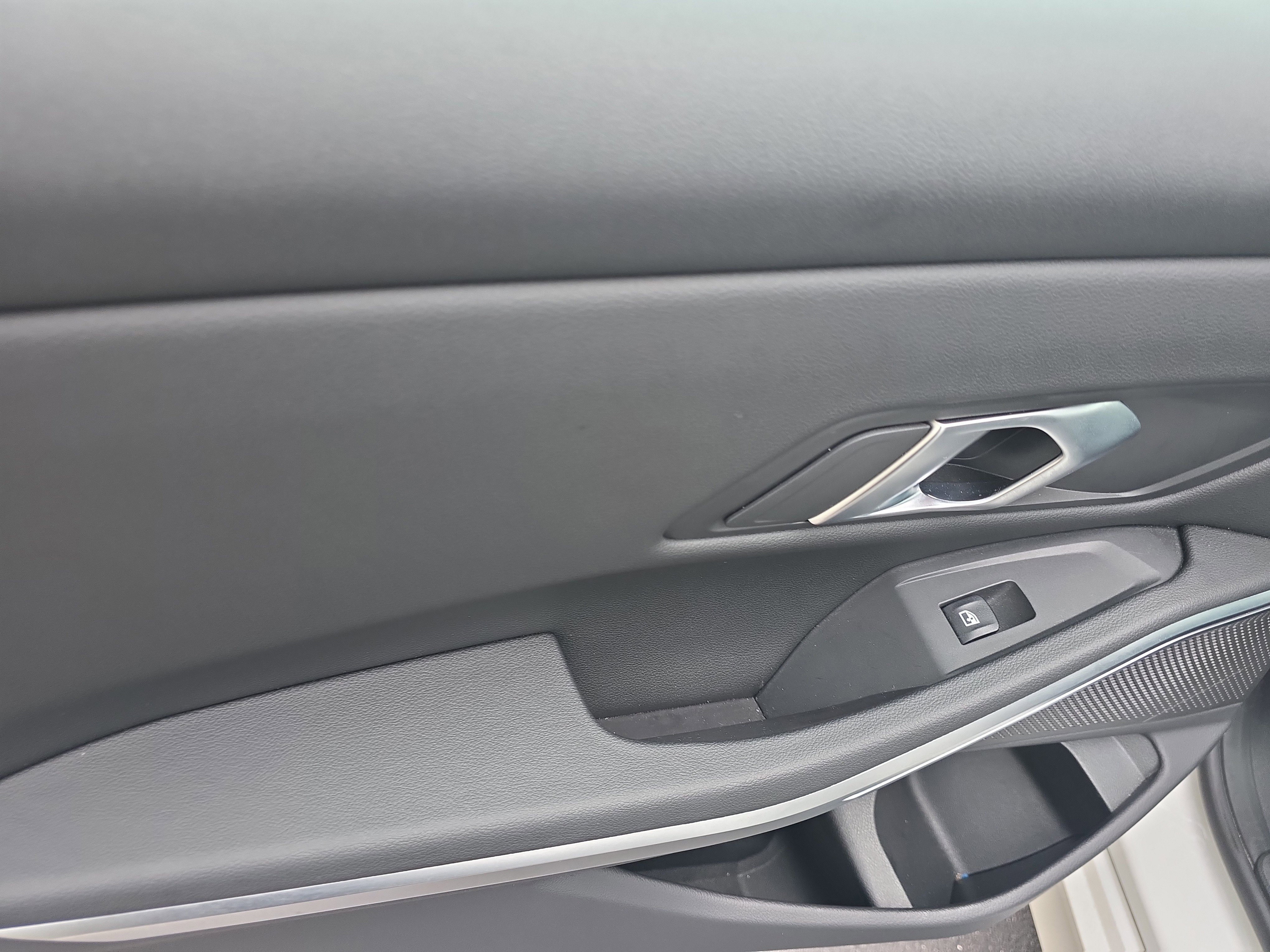 Used 2024 BMW 330i Sedan image 8