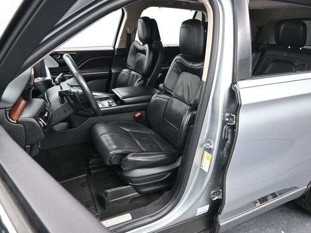 Used 2022 Lincoln Aviator Reserve w/ Equipment Group 201A image 10