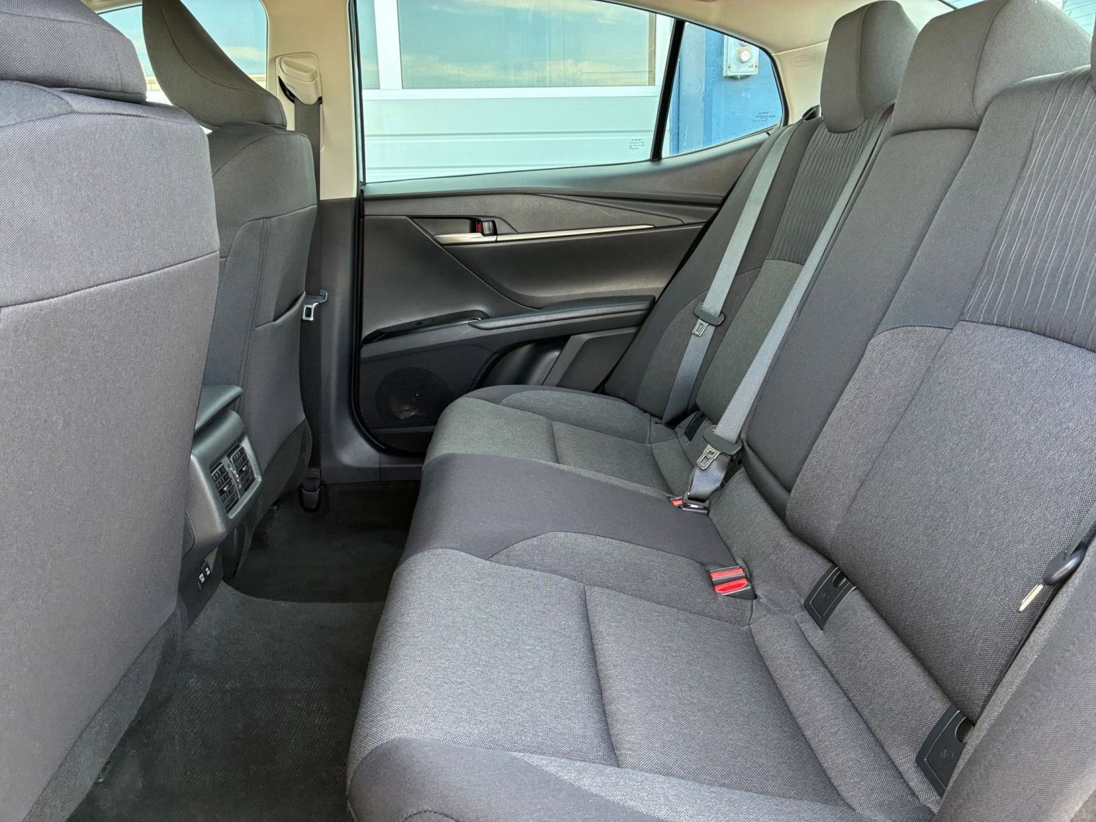 Used 2025 Toyota Camry LE image 24